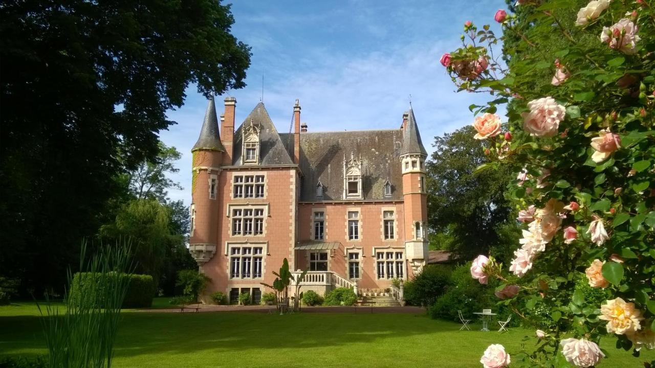 Château de la Vernède Saint-Rémy-de-Chargnat Exterior foto